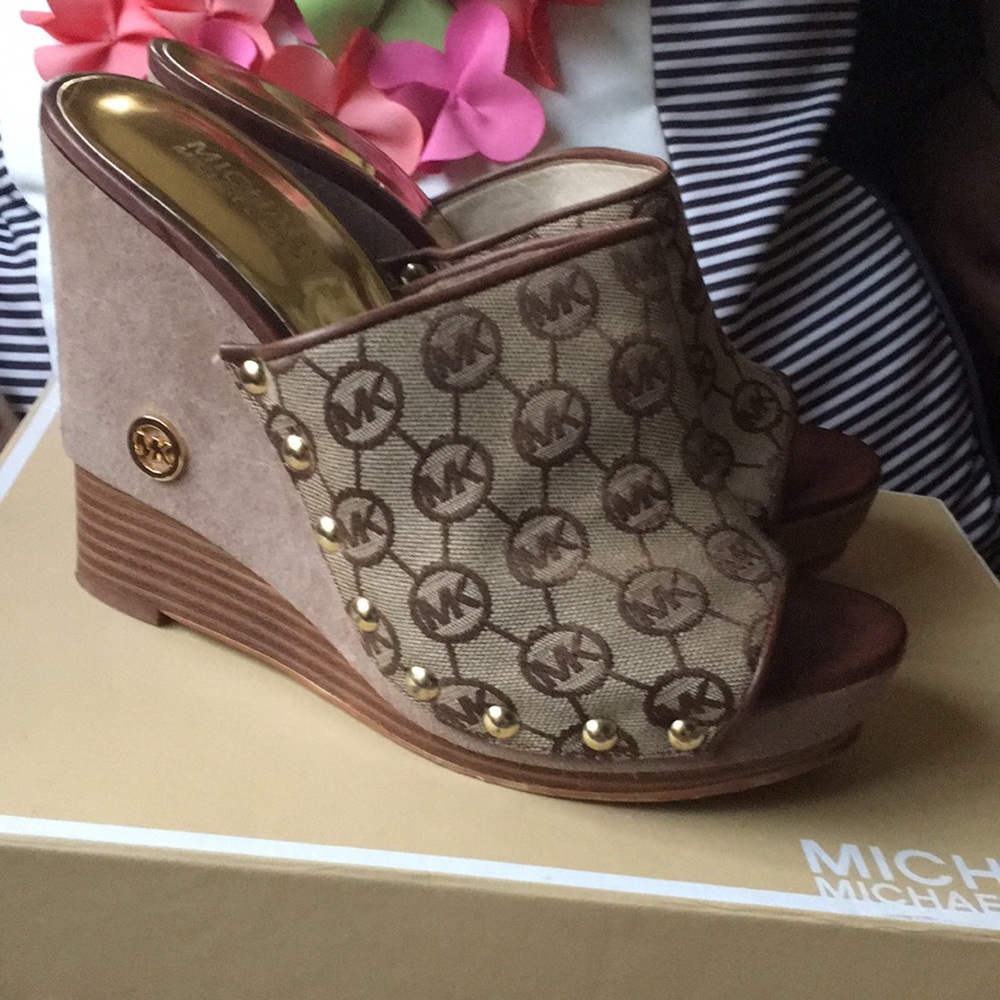 MK wedges